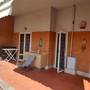 https://lele-house-fiumicino-intero-appartamento.it-romehotels.com